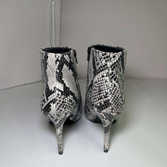 Worthington Lorna Snakeskin Ankle Booties Women 9.5 Pointed Toe Memoryfoam Zipup - Picture 7 of 13